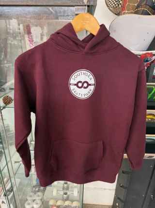 FRESH IN! Burgundy hoodies, kids and adult sizes on hoodies. Pop in and see us at Southsea Skatepark! We are fully stocked for Christmas, kids design has logo central on front. Adults left front chest. 
#southseaskatepark #southseaskateparkstore #christmasshopping #southseavibes