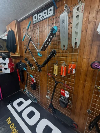 #update Saturday 6th December: Good morning everyone!  It’s small business Saturday: the skatepark store is open 10-4pm. Updates on the park on this post from 12:
As a charity we appreciate  everyone who comes through the skatepark store and buys something, it all helps.
Today we have Thomas our scooter specialist to help you with any sales in our new @doggscooters mini store.